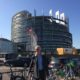 Lars Hustveit utanfor parlamentet i Strasbourg før eit møte med EU-parlamentarikarar i «RUMRA». Foto: privat.